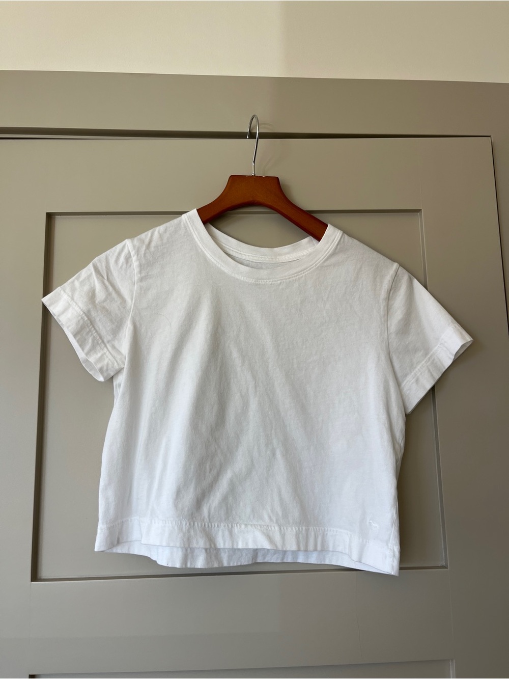 PINK VS Cropped White Crew Neck Short Sleeve Tee